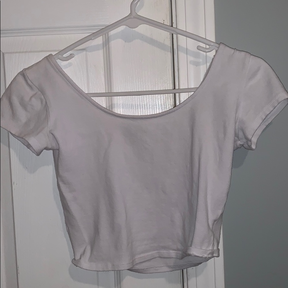 White tee shirt crop top